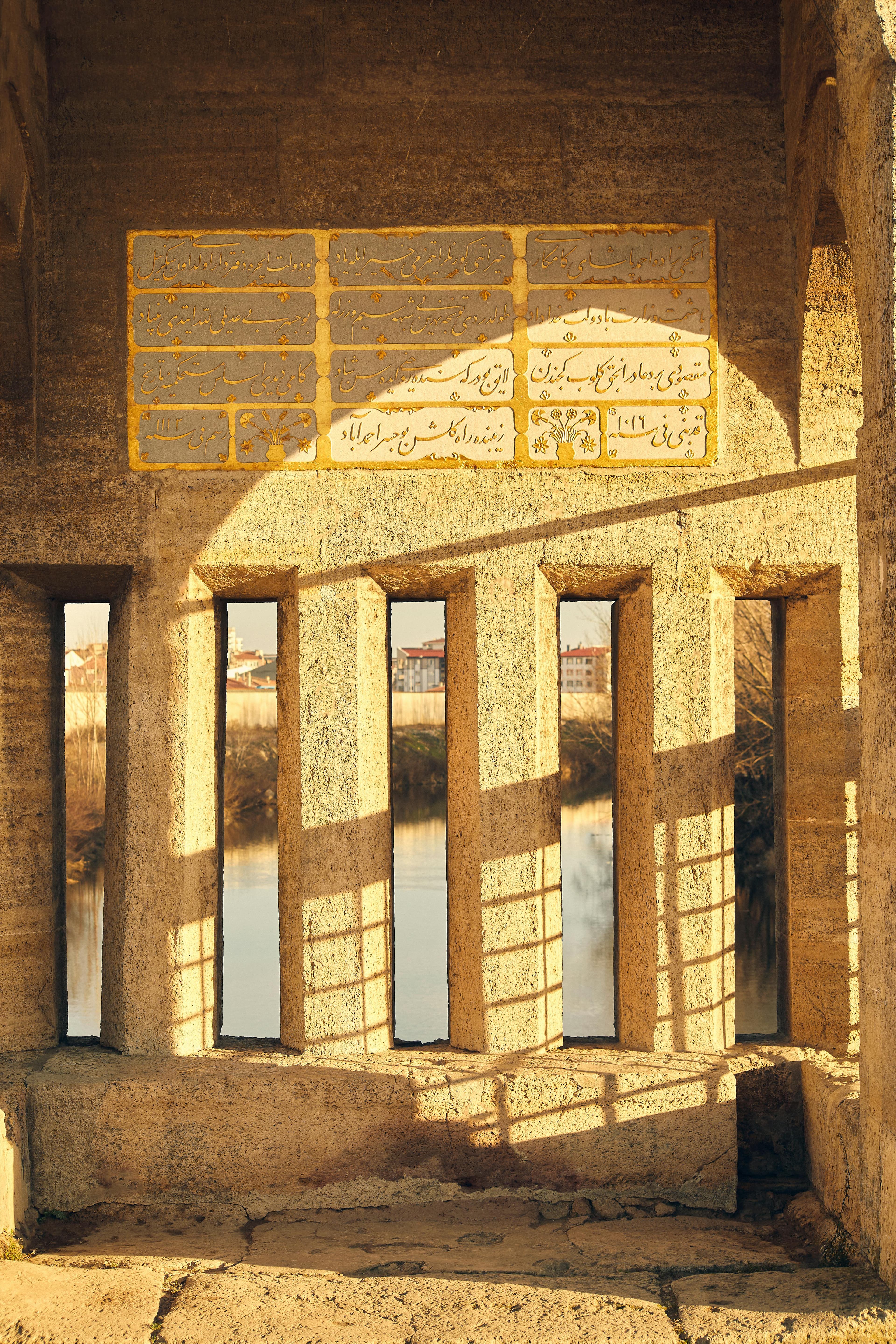A couple enjoying a meal at a vibrant outdoor market